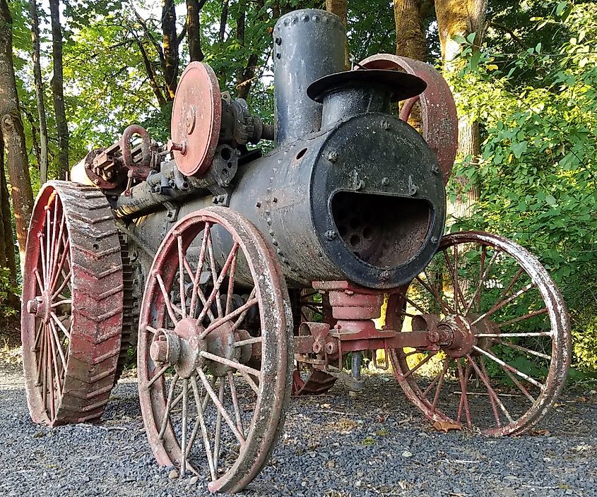 An old steam tractor found in Vernonia Oregon.