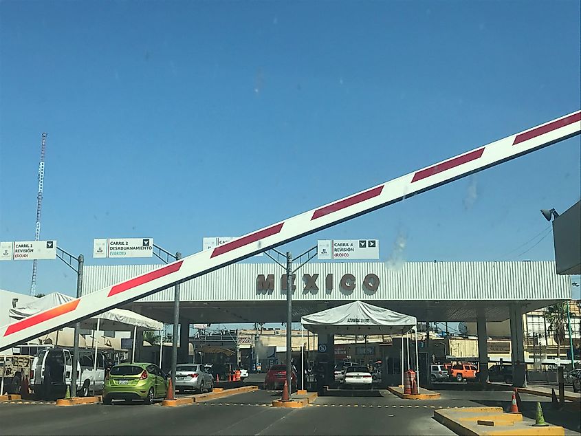 Cars approaching the US-Mexico border from Calexico