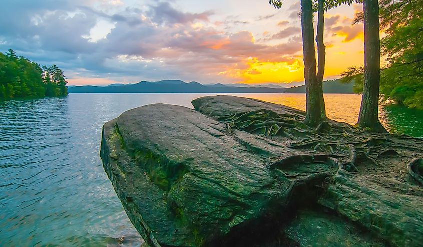 Nature around upstate South Carolina at lake Jocassee gorge mountains