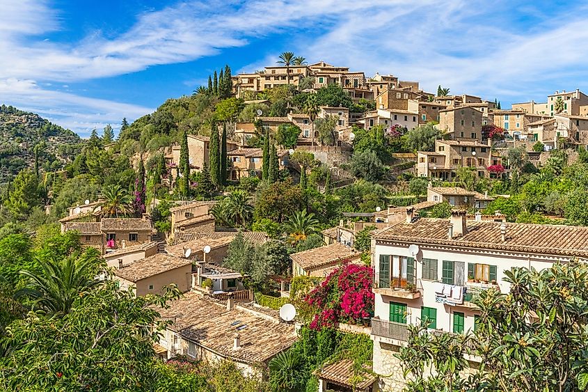 Mountain village Deiá, the artists' village in the Tramuntana mountains, Mallorca