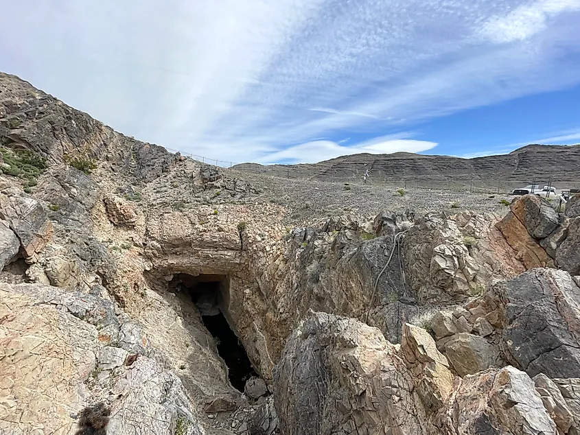 Devils Hole in Death Valley National Park (USFWS Pacific Southwest Region, Public domain, via Wikimedia Commons)