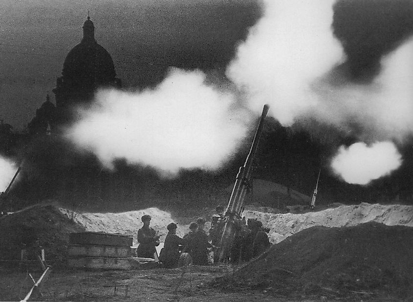 The fire of anti-aircraft guns deployed in the neighborhood of St. Isaac's cathedral during the defense of Leningrad 