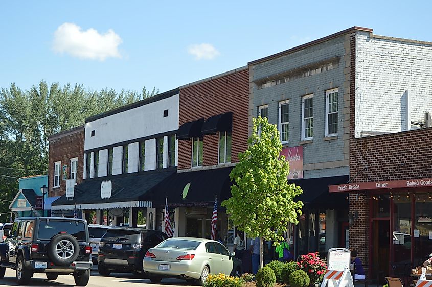 Buildings on Jefferson Avenue north of First Street in West Jefferson, North Carolina, United States.