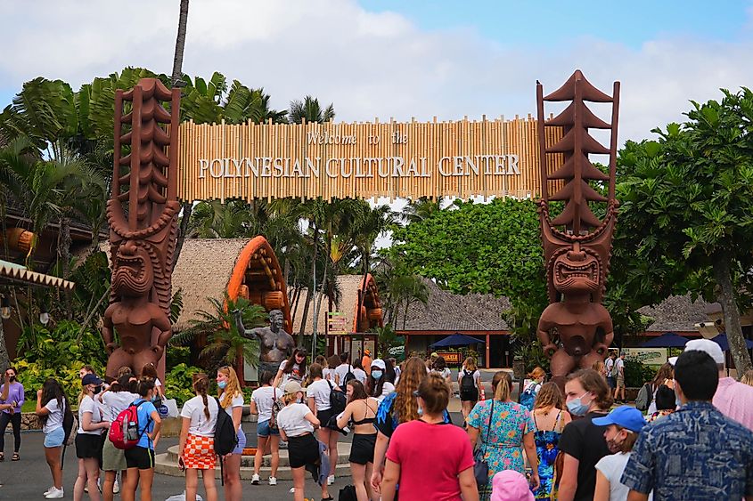 Laie, Hawaii: Entrance archway to the Polynesian Cultural Center on the North Shore of O'ahu island 