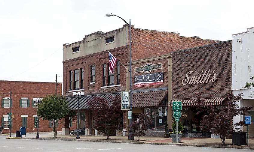 Downtown street in Athens, Alabama