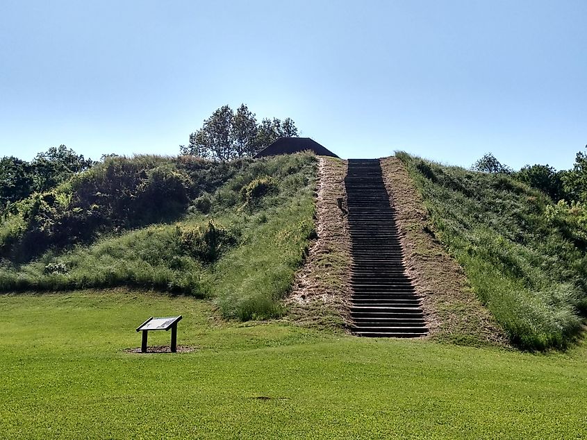 Moundville Archaeological Park Scenery in Moundville, Alabama. Editorial credit: Donn-beckh / Shutterstock.com