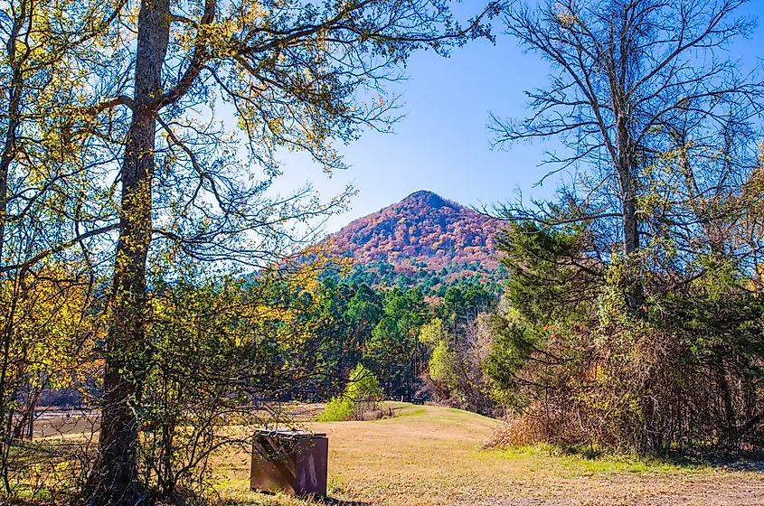 Gorgeous fall landscape in the Pinnacle Mountain State Park, Arkansas.