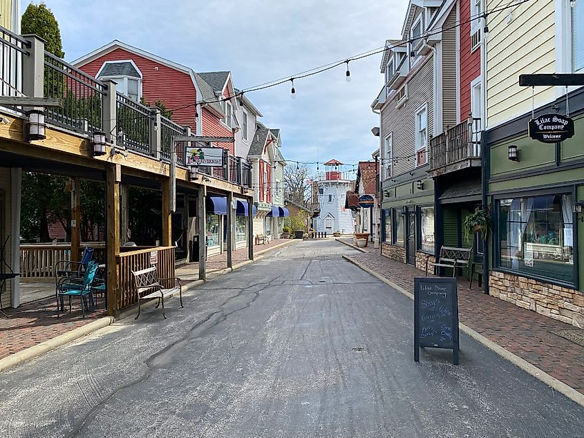 A shopping/dining sector made in the style of a New England fishing village