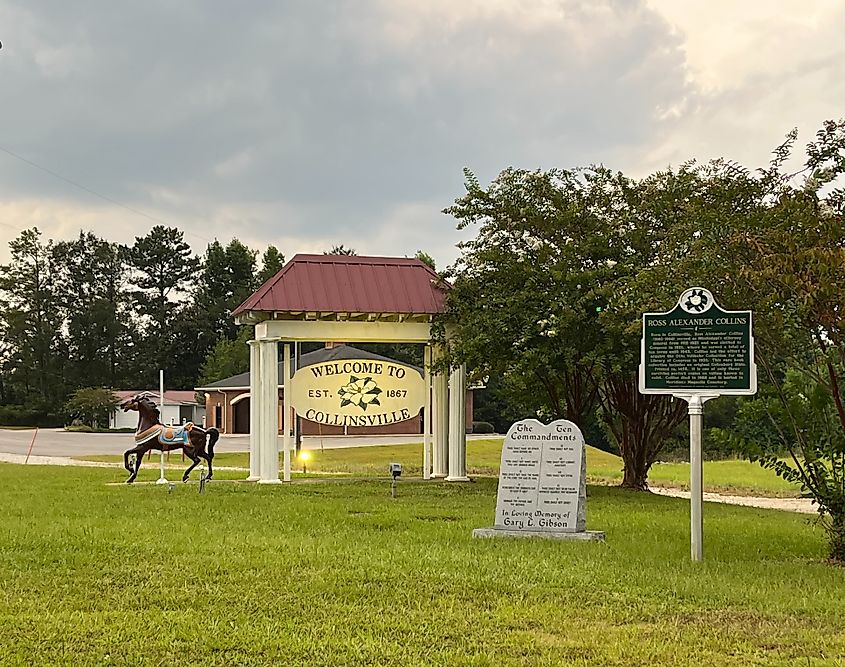 Welcome sign for Collinsville, Mississippi beside the roadside