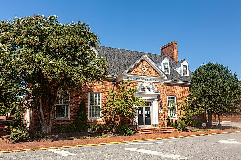 Image of the main office of The Peoples Bank, founded in 1910. Editorial credit: grandbrothers / Shutterstock.com