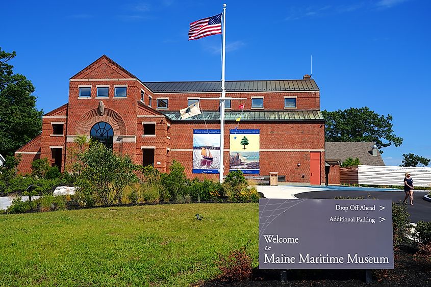 Exterior view of the Maine Maritime Museum with exhibits about the maritime heritage and culture of Maine in Bath, Maine.