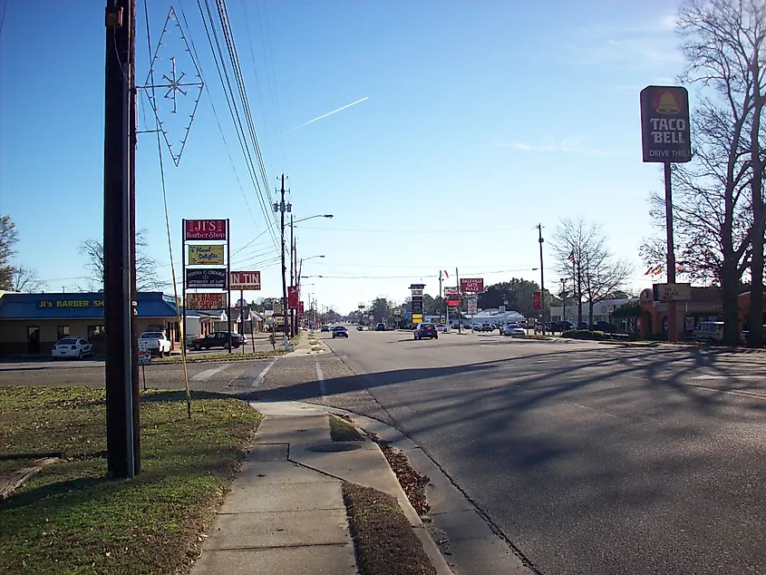 Daleville Avenue, the main thoroughfare of Daleville, Alabama.