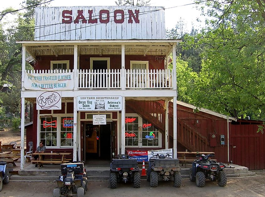 Saloon in Crown King, Arizona, By boeke at flickr, Jboeke at English Wikipedia - Photo by Jonathan Boeke https://www.flickr.com/photos/boeke/151771482/, CC BY-SA 2.0, https://commons.wikimedia.org/w/index.php?curid=9419980