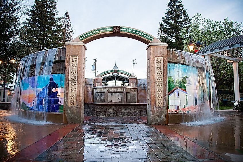 Fountain found in downtown Shafter, California.
