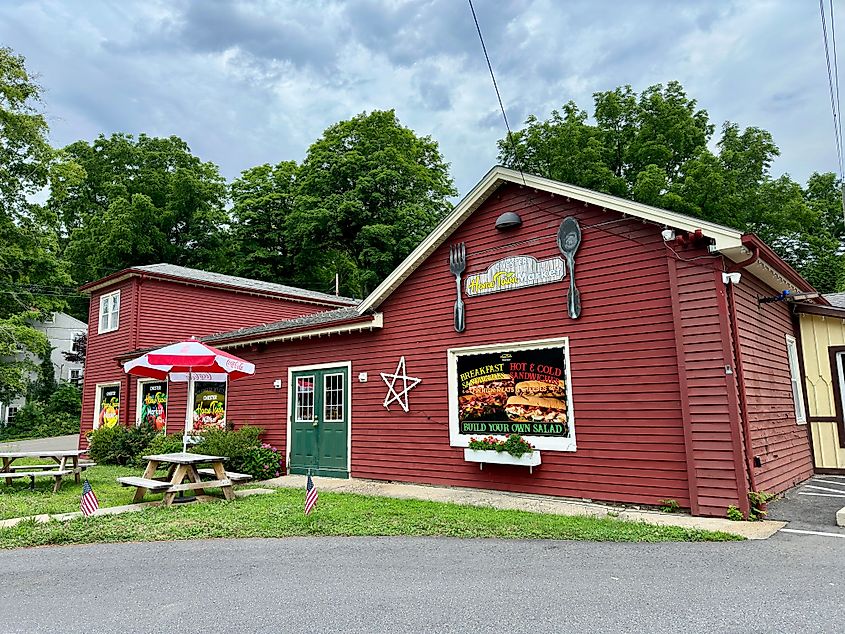 Exterior of Chester Hometown Market, a small grocery store. 