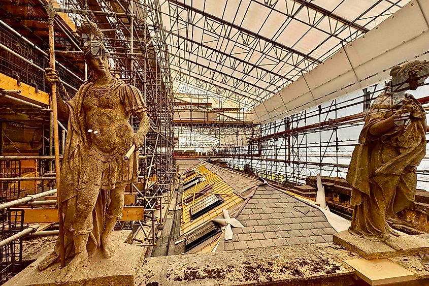 Work on the roof at Blenheim Palace. Image credit: Bryan Dearsley