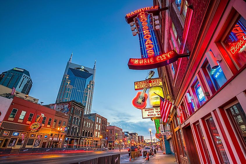 NASHVILLE - NOV 11: Neon signs on Lower Broadway Area on November 11, 2016 in Nashville, Tennessee, USA.
