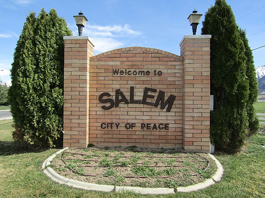 Welcome to Salem sign.