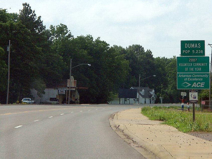 Welcome sign to Dumas, Arkansas on US 65 southbound