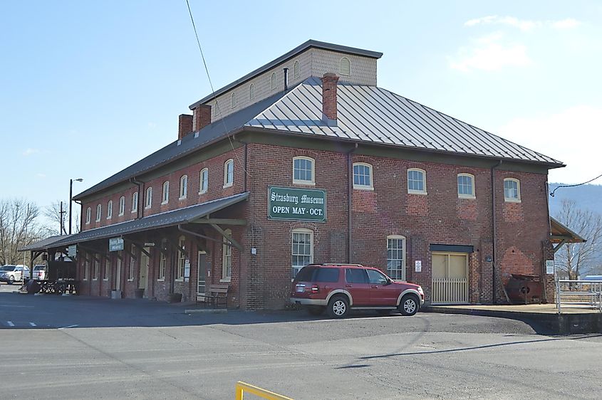 More details Front and western side of the former Strasburg Stone and Earthenware Manufacturing Company (now Strasburg Museum)