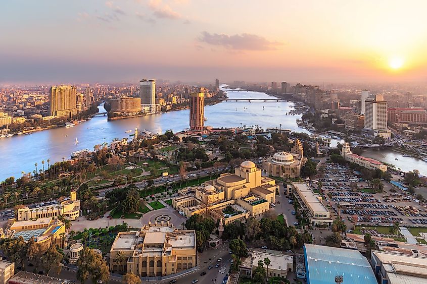 Vista aérea de la puesta de sol del Nilo en El Cairo, Egipto