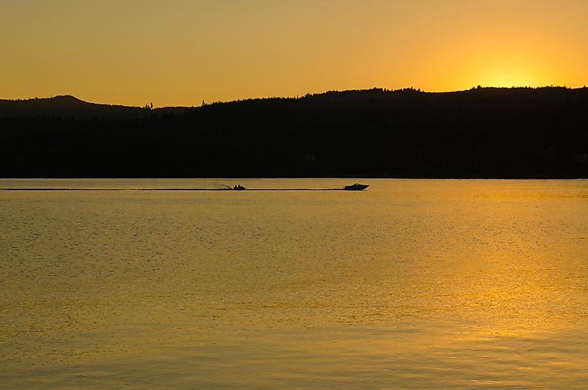 Cottage Grove Lake sunset at Shortridge Park. Lane County.