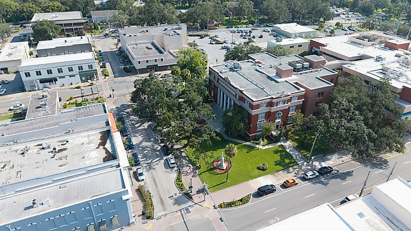 The historic courthouse square in Brooksville, Florida. Credit: Robert Miller Online/ Shutterstock.com