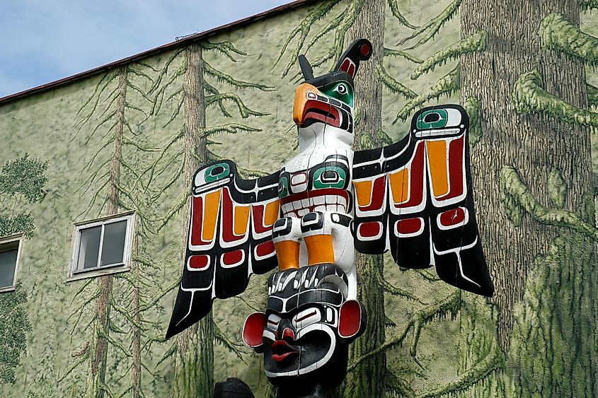 Tsonoqua, Mythological Wild Women Of The Woods (Thunderbird Above Tsonoqua) - Carver: Ned Matilpi 1990. Cowichan Valley, Vancouver Island, British Columbia, Canada.