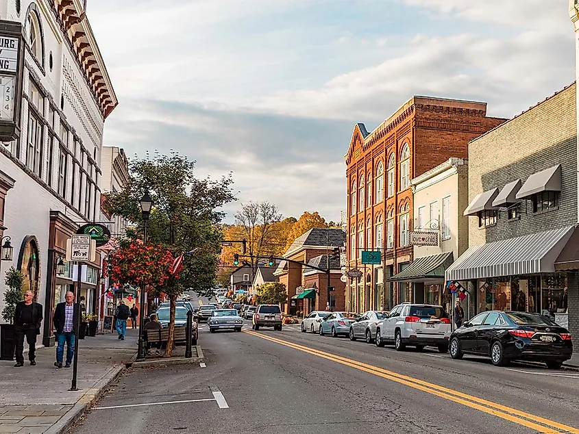Street view of downtown Lewisburg, West Virginia.