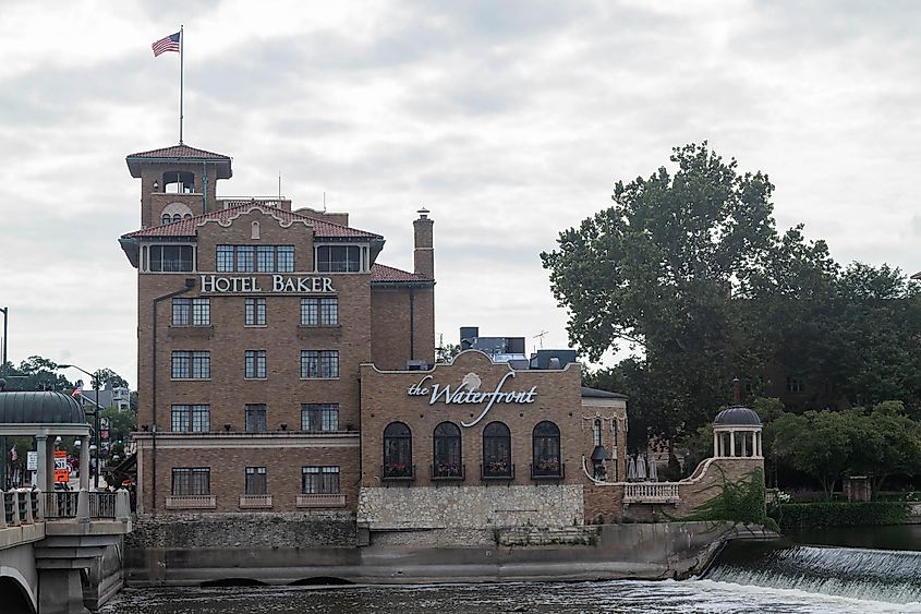 Saint Charles, Illinois: Hotel Baker