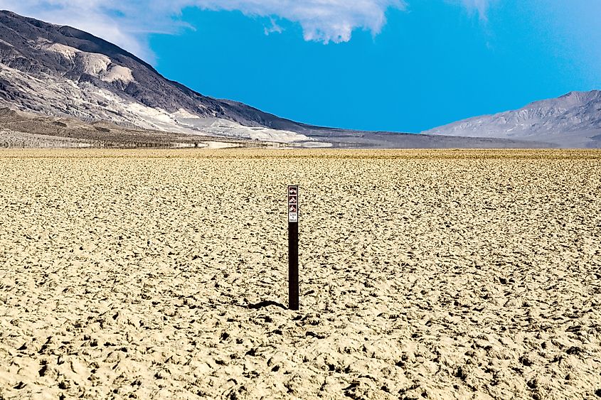 View over the dried salt sea of Searles Lake 