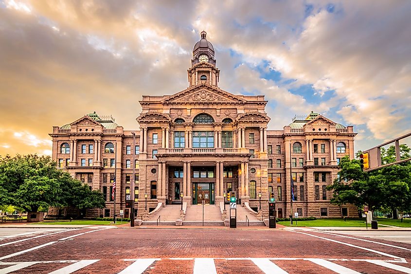 Historical Fort Worth Courthouse at sunset