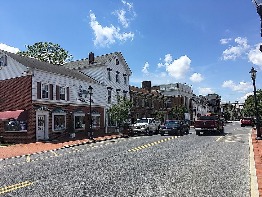 Main Street approaching the intersection with Commerce Street in Smyrna, Delaware