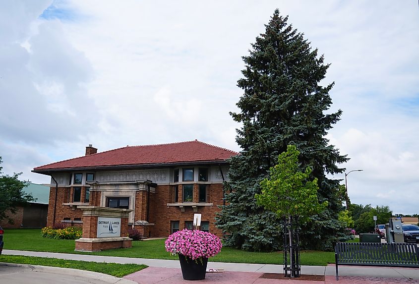 Detroit Lakes, Minnesota. In Wikipedia. https://en.wikipedia.org/wiki/Detroit_Lakes,_Minnesota By Richard N Horne - Own work, CC BY-SA 4.0, https://commons.wikimedia.org/w/index.php?curid=120567403