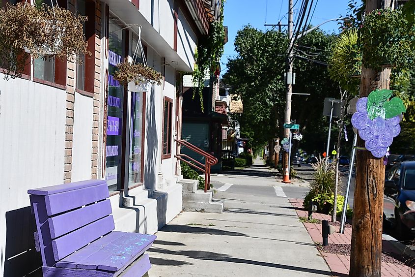 Main Street in downtown Naples, New York. Editorial credit: Ritu Manoj Jethani / Shutterstock.com