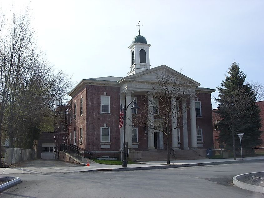 Tracy Memorial Village Hall, April 2009 Doug Kerr
