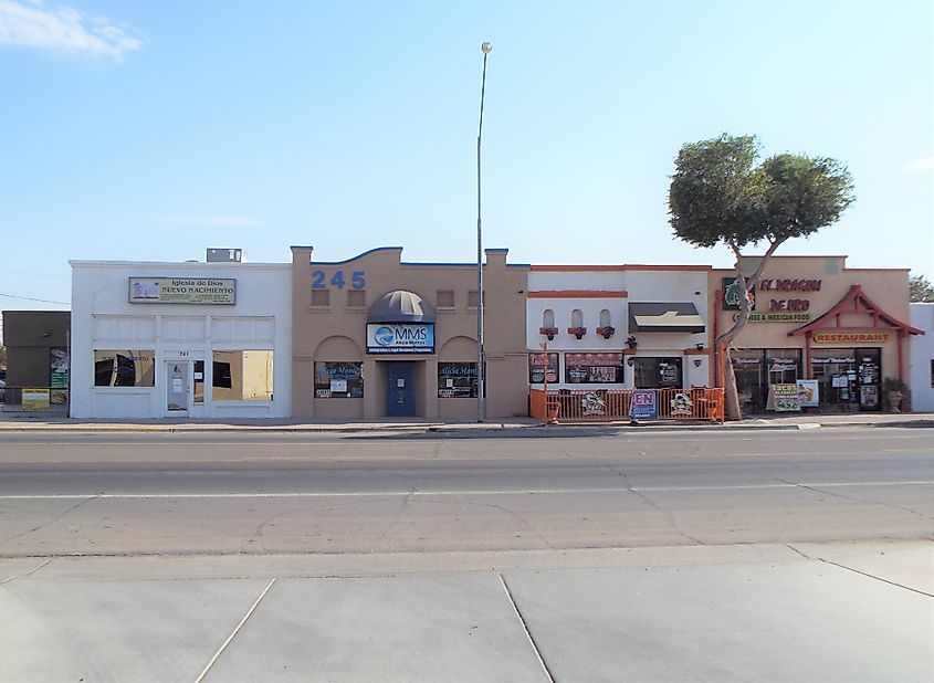 Downtown Somerton. Marine 69-71 - Own work via Wikipedia