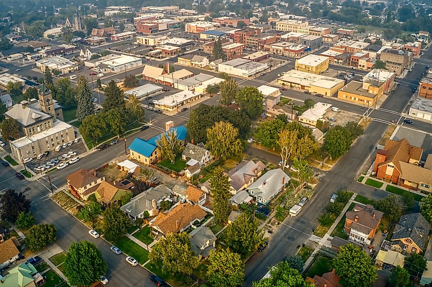 Aerial view of Baker City, Oregon, on a hazy day.