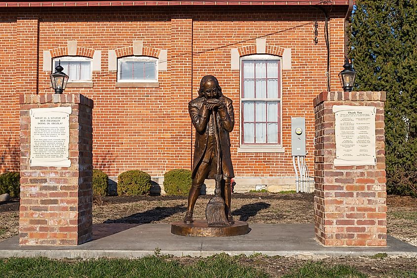 Benjamin Franklin statue at Arcola's train depot.