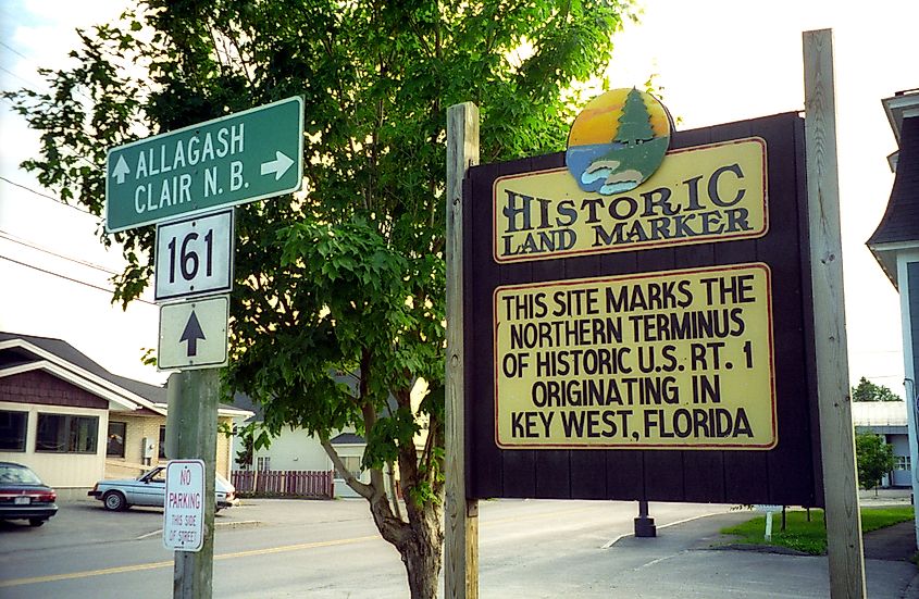 The northern end of Route 1 in Fort Kent, Maine.