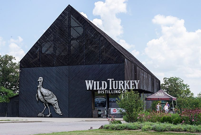 Wild Turkey Visitor Center in Lawrenceburg, Kentucky (Credit: Smerdis, CC BY-SA 4.0 <https://creativecommons.org/licenses/by-sa/4.0>, via Wikimedia Commons)