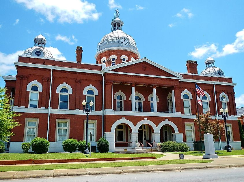 Chambers County Courthouse in Lafayette