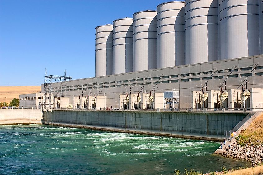 A view of the Oahe Dam during summer