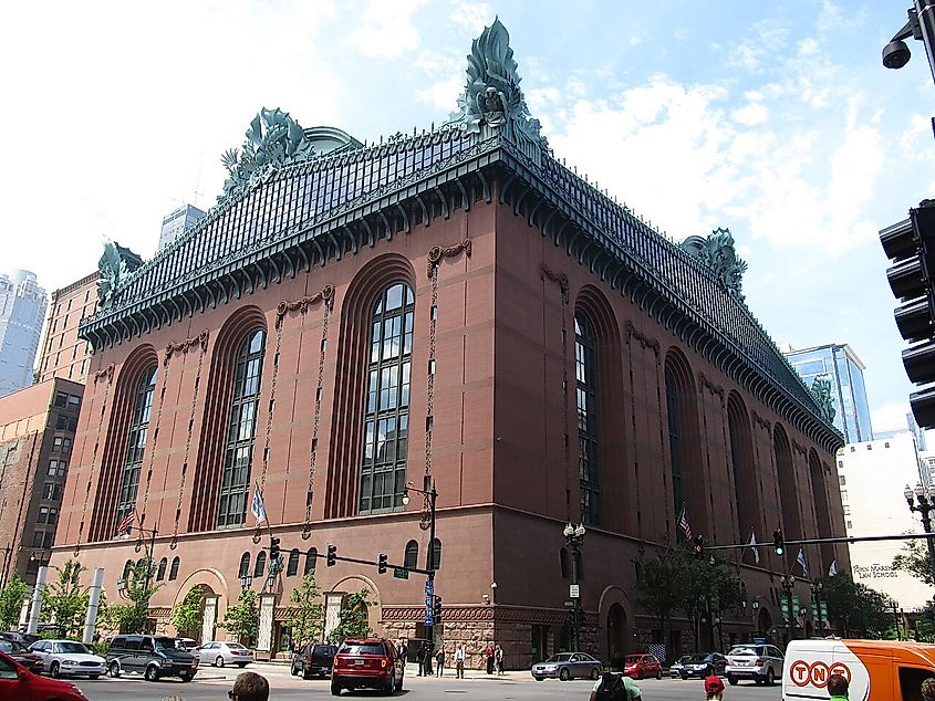 File:Harold Washington Library, Chicago, Illinois (9181548762).jpg. Ken Lund from Reno, Nevada, USA via Wikicommons