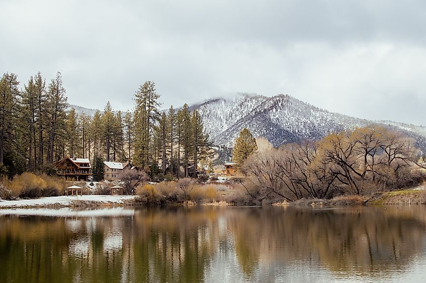 A beautiful lake in Frazier Park, California.