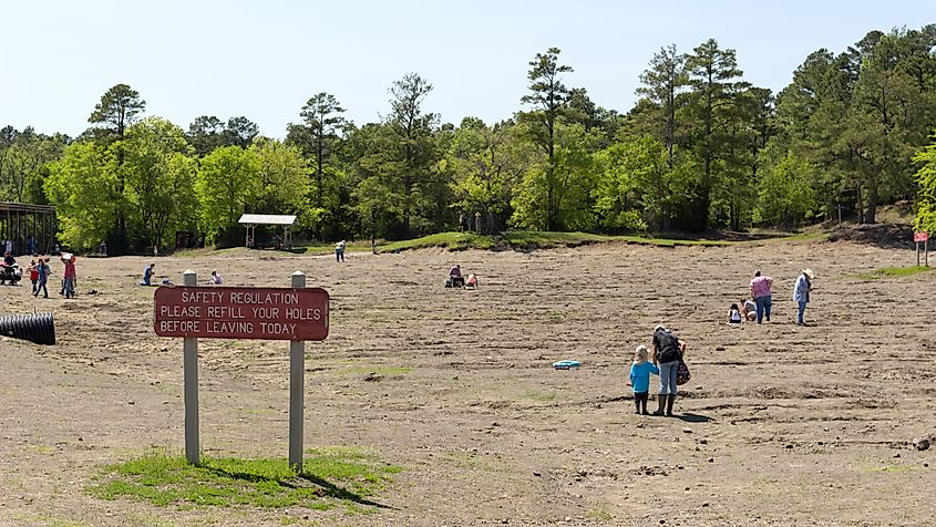 People look for diamonds in the field at Crater of Diamonds State Park in Murfreesboro, Arkansas. Image credit: Kimberly Boyles / Shutterstock.com.