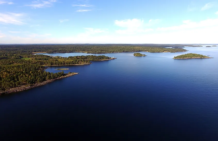 Which Country Has The Most Lakes In The World? - WorldAtlas