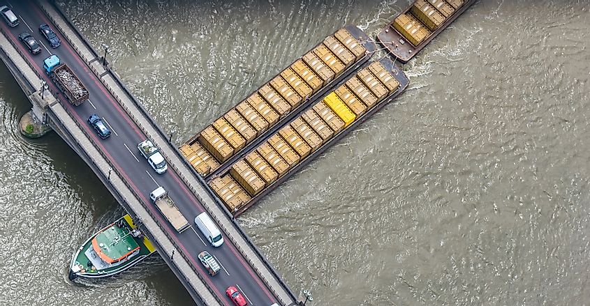 Thames river cargo