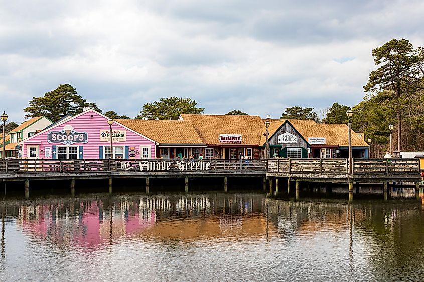 A pink building along the coast at Smithville, New Jersey.