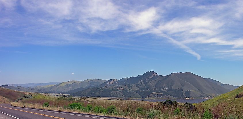 California Highway 166 in Santa Barbara County, California. San Rafael Mountains and Twitchell Lake at the base of the mountains. Editorial credit: Wikimedia Commons, CC BY 2.5, https://commons.wikimedia.org/w/index.php?curid=849890